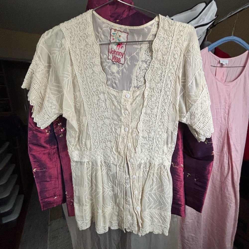 Johnny Was Ivory Floral Embroidered Top